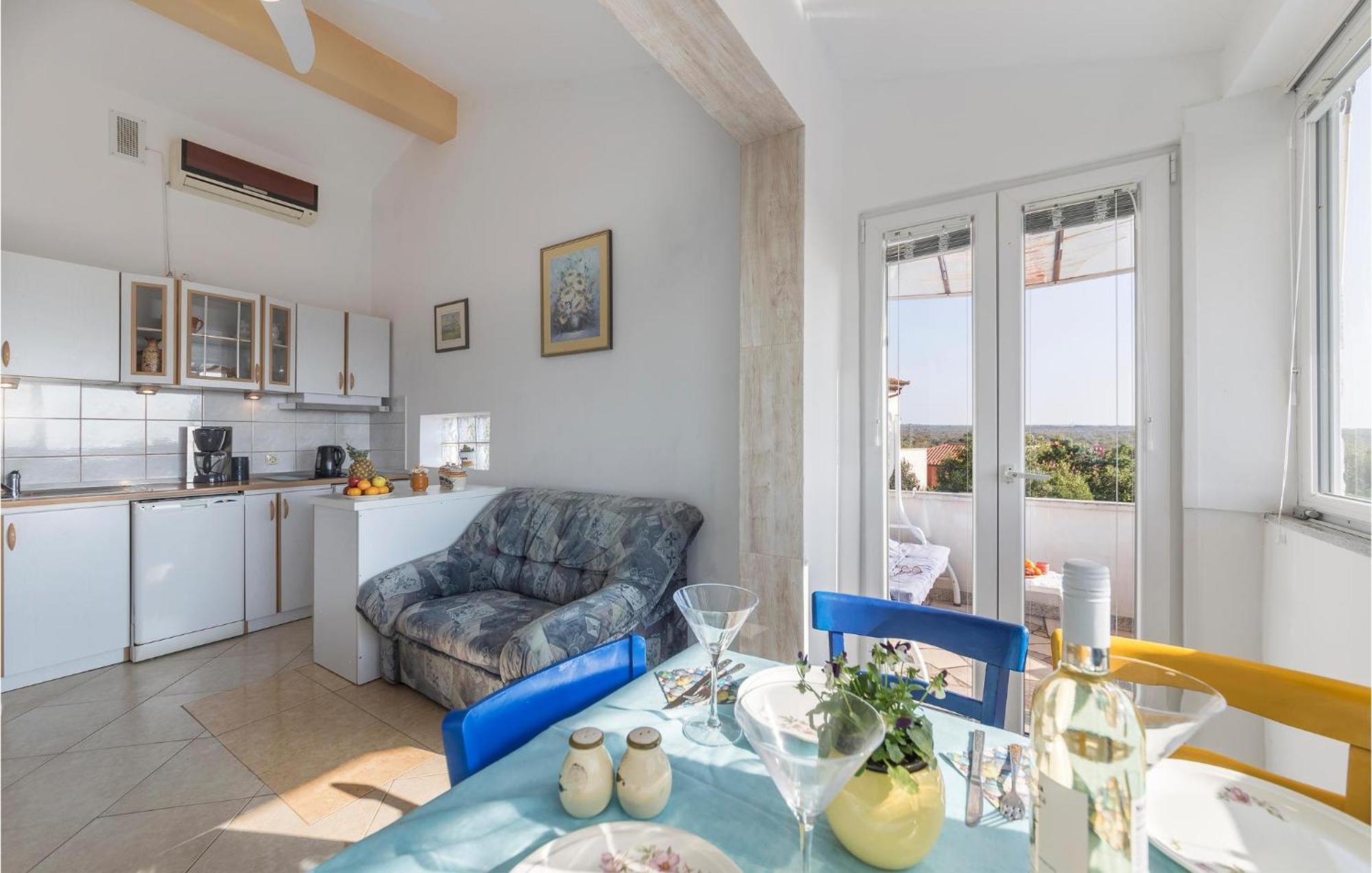 Beautiful Apartment In Barbariga With Kitchen Exterior foto